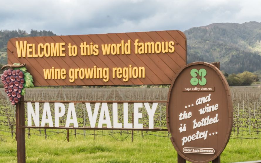 Welcome to Napa Valley signage as seen aboard the Wine Train