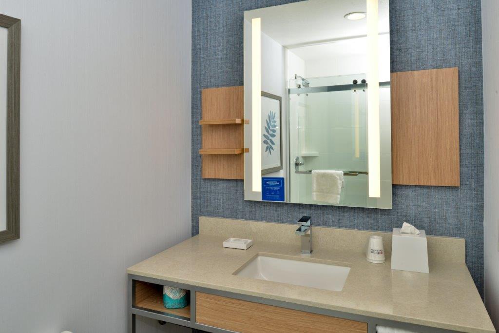 King room accommodation bathroom vanity