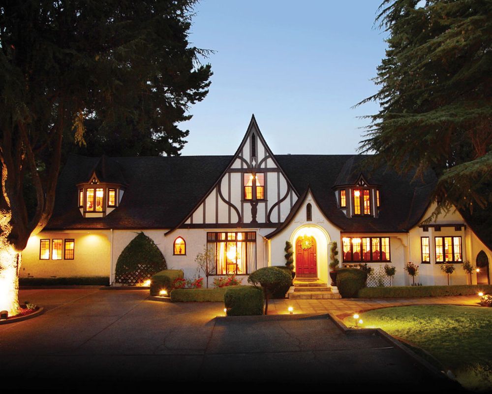 Candlelight Junction front exterior at dusk